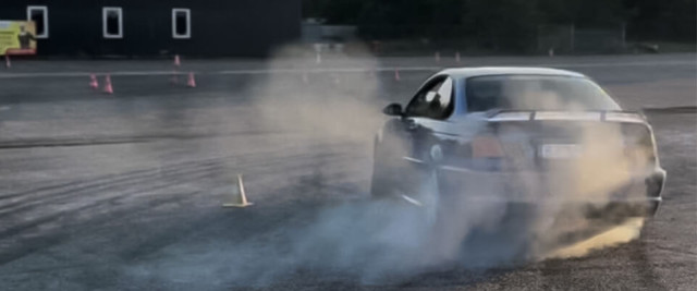 BMW drif flydrive turboprezent