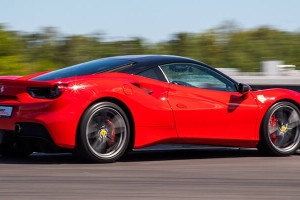 Ferrari 488 GTB pomysł na niezapomniany prezent