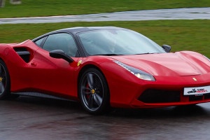 Jazda po torze Ferrari 488 GTB