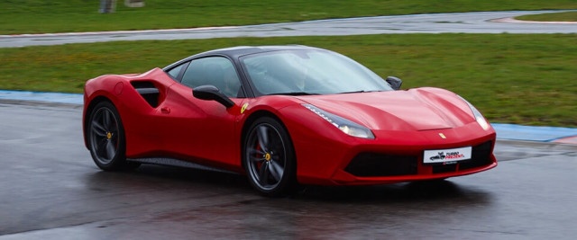 Jazda po torze Ferrari 488 GTB