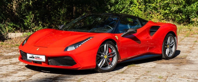 Ferrari 488 GTB prezent dla męża