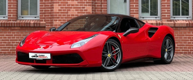 Ferrari 488 GTB jazda po torze