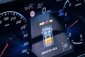Wirtualny kokpit Mercedes AMG 63s 4door