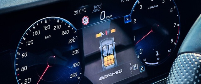 Wirtualny kokpit Mercedes AMG 63s 4door