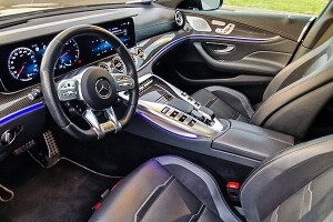 Luksusowe wnętrze Mercedes AMG 63s 4door
