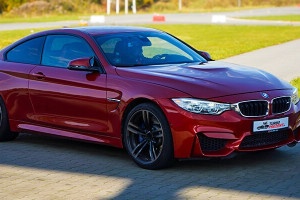 Podaruj przejażdżkę po torze w BMW M4