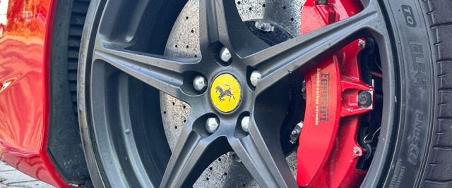 Ferrari 458 Italia idealny na prezent