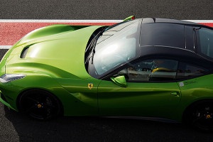 Ferrari f12berlinetta jazda po torze Sielsia Ring