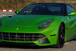 Idealny prezent dla męża - Ferrari f12berlinetta