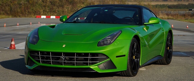 Idealny prezent dla męża - Ferrari f12berlinetta