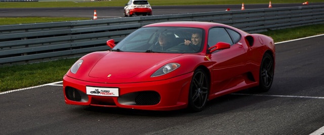 Ferrari F430 prezent dla chłopaka