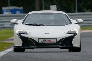 McLaren 650s przejazd na torze
