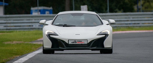 McLaren 650s przejazd na torze