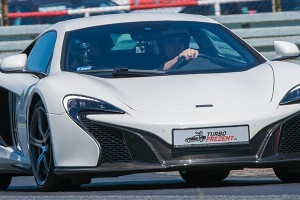 Poczuj moc McLarena 650s na torze