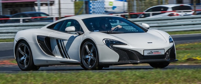 Jazda po torze McLarenem 650s