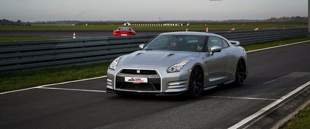 Nissan GTR idealny pomysł na prezent