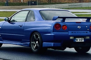Podaruj przejażdżkę po torze Nissanem Skyline R34